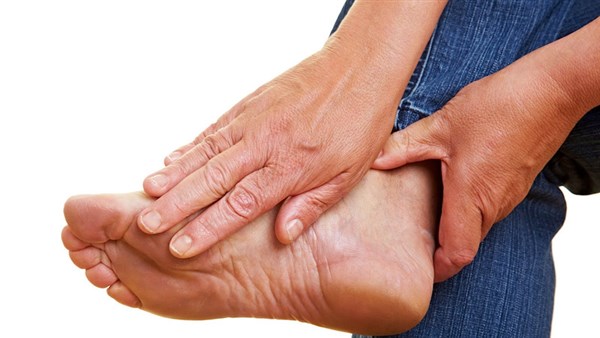 Hay bị tê chân tay là bệnh gì: 8 bệnh lý thường gặp nhất 